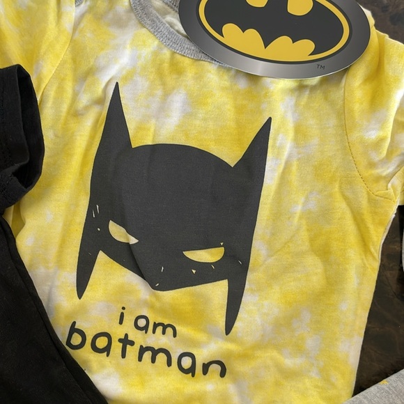 New with Tags! Three piece Batman Baby Onsie Set Sizes 12M and 18M - Picture 8 of 13